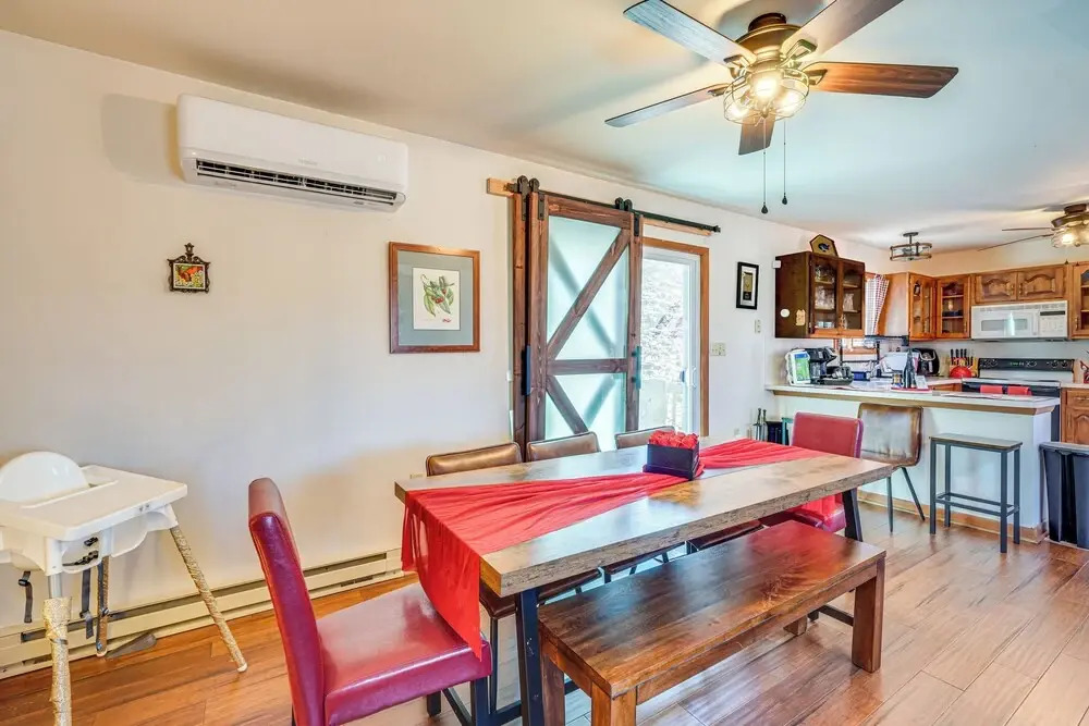 Fire Pit & Gas Grill: Charming Poconos Abode!