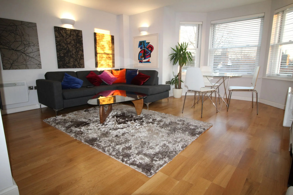 Lux Living Apartments - Marino Place