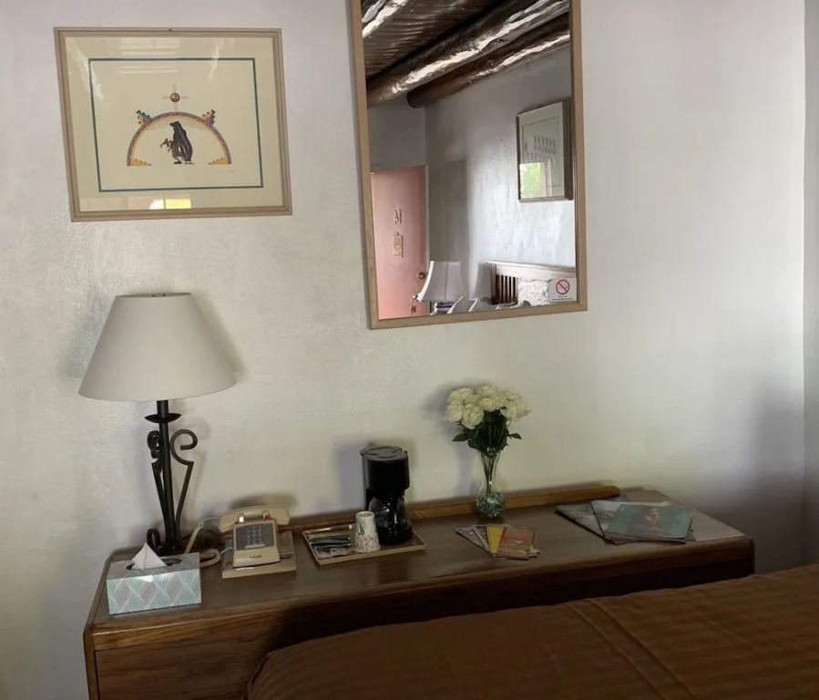 Cottonwood Court Motel