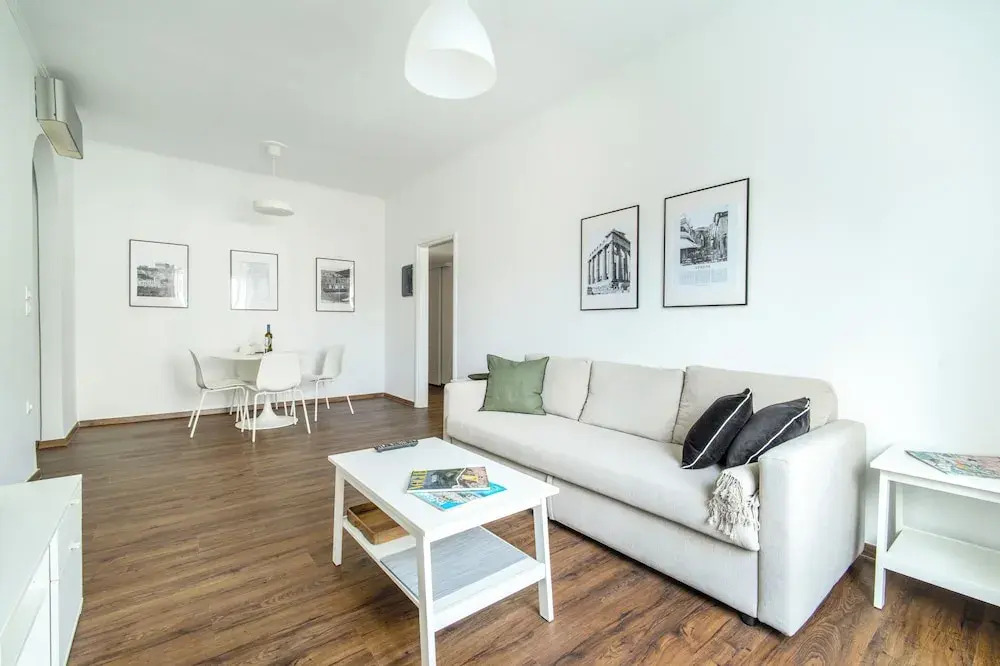 Superb flat in historic centre of Athens