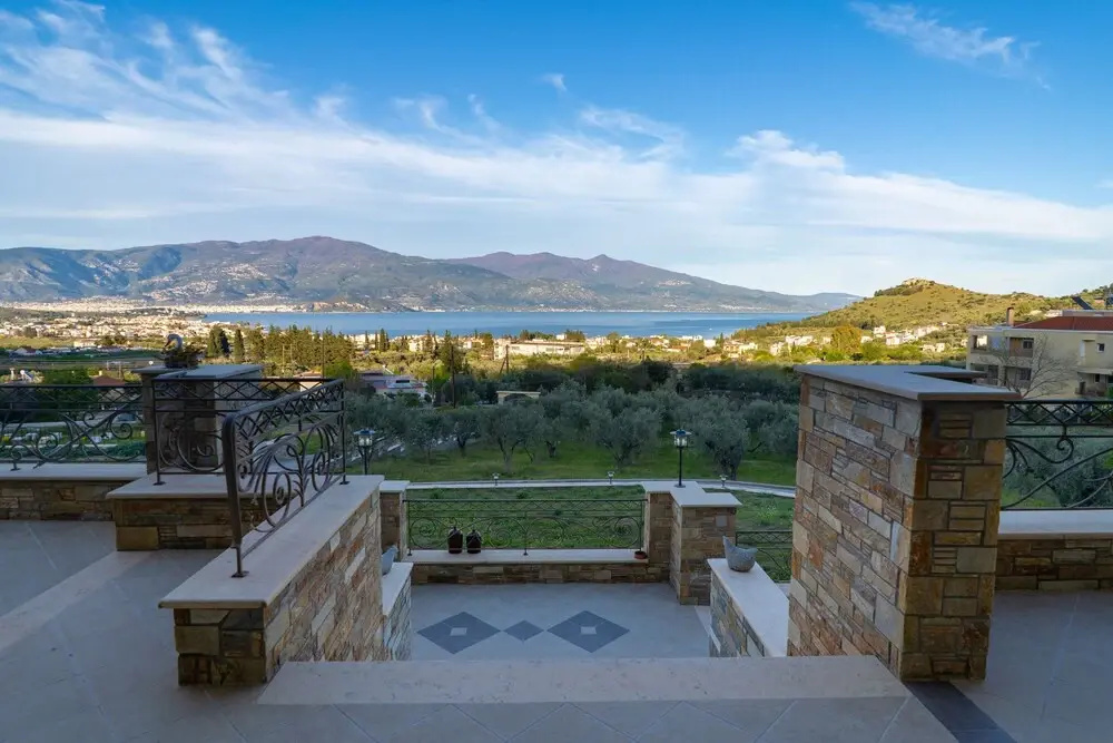 Paul's American Mansion- Volos suburb