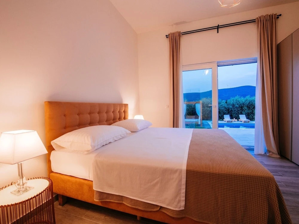Villa in Pridraga with Pool near the Sea