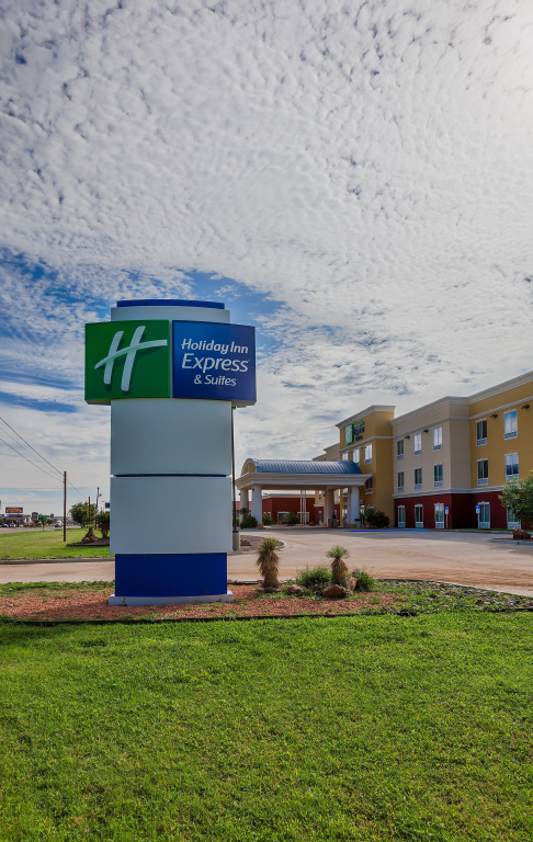 Holiday Inn Express and Suites Alpine by IHG