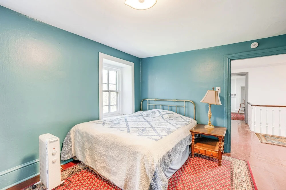 Experience a 17th-century Spring Manor