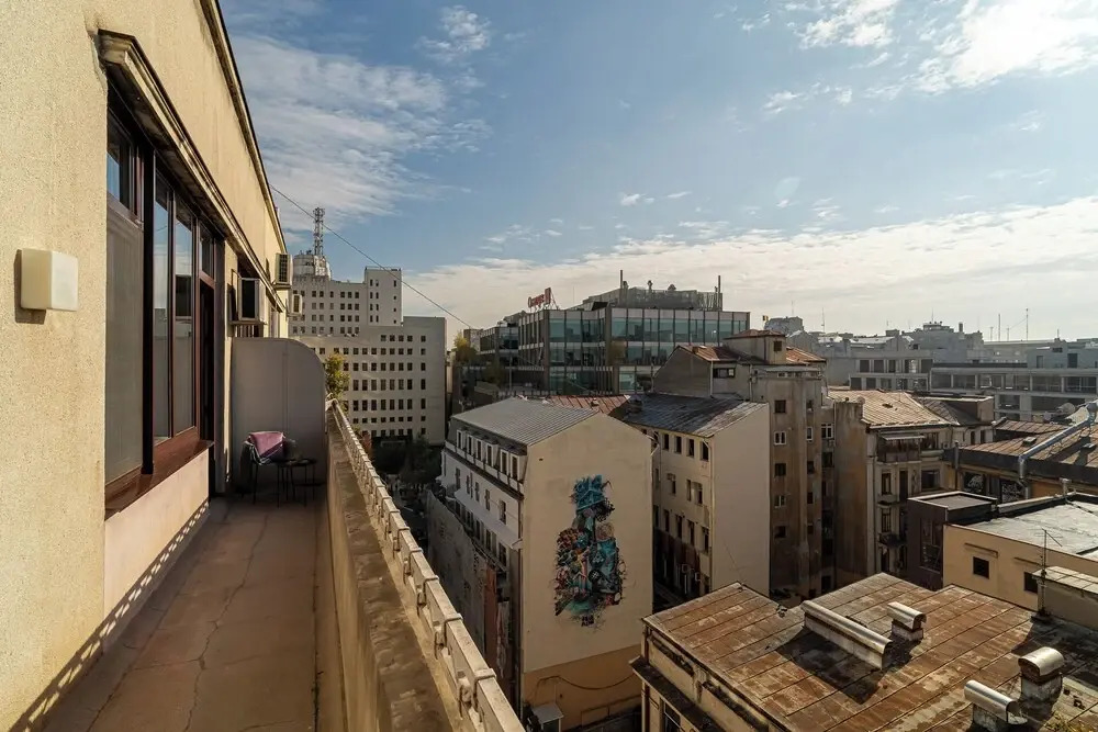 3BR Atrium Penthouse by Cismigiu - Bright & Spacious with Balcony
