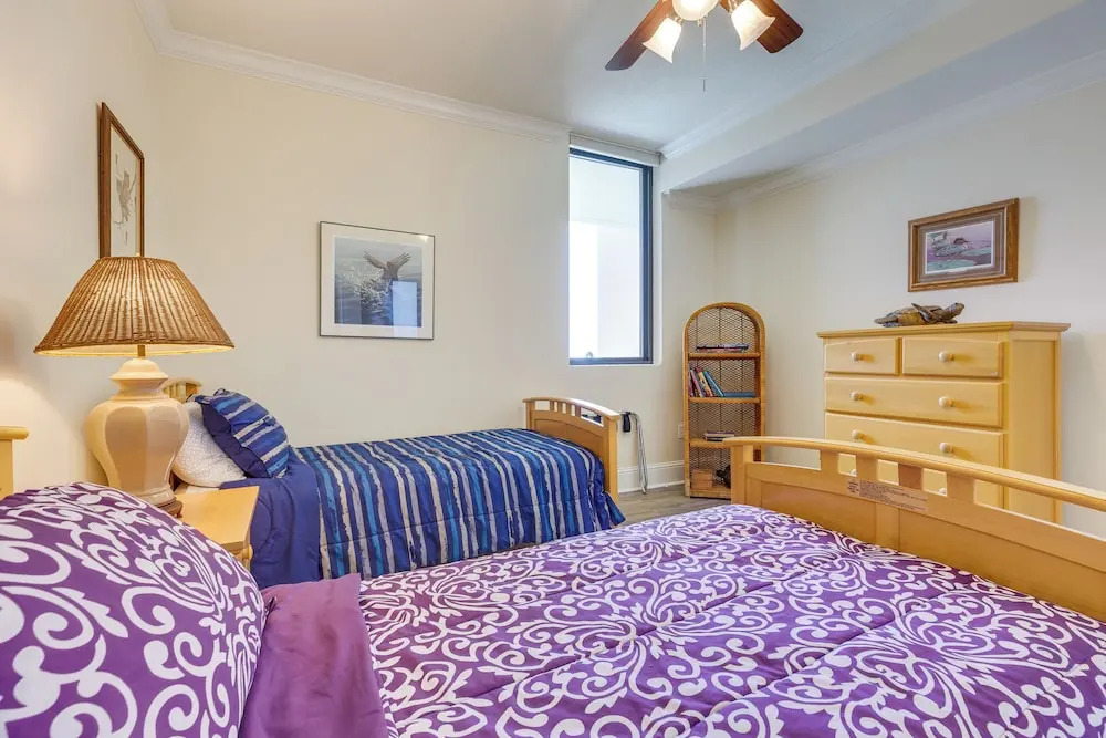 Beachfront Dauphin Island Condo w/ 2 Pools & Sauna