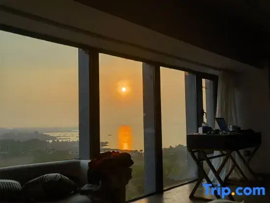 Yijie Hotel