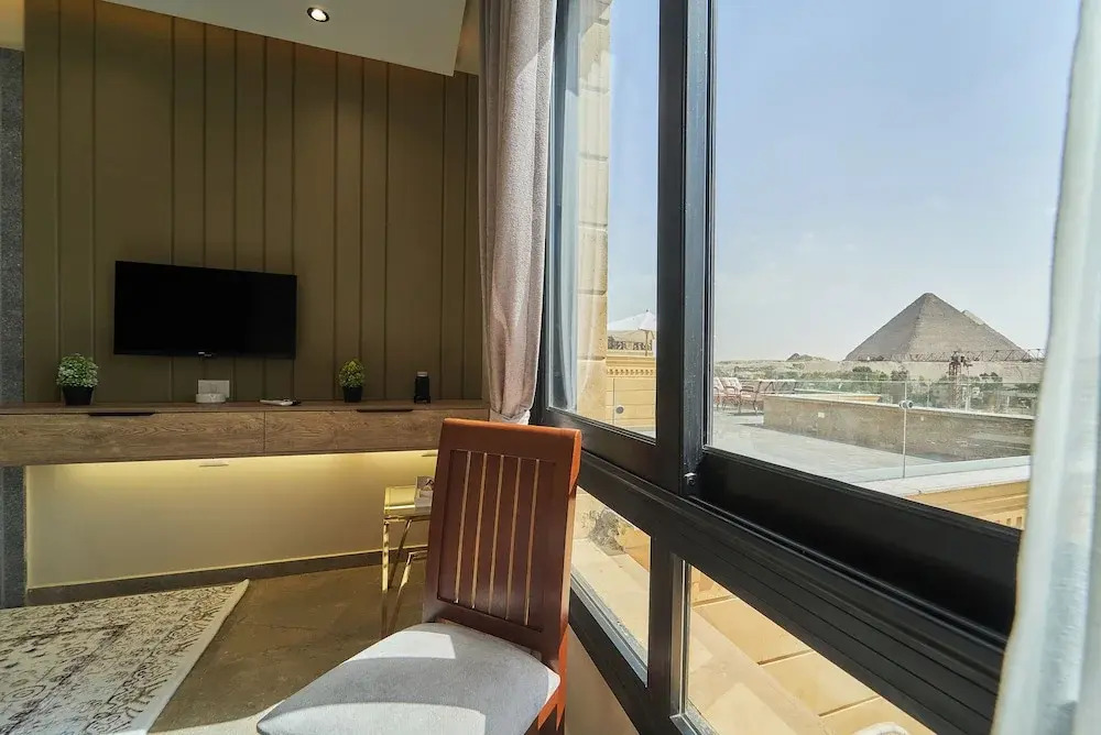 Pyramids Secret Hotel