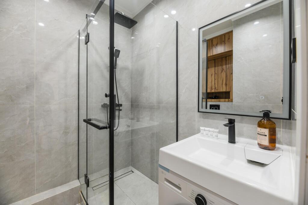 Almaty Apartments (Алматы Апартментс) на проспекте Назарбаева 220/3