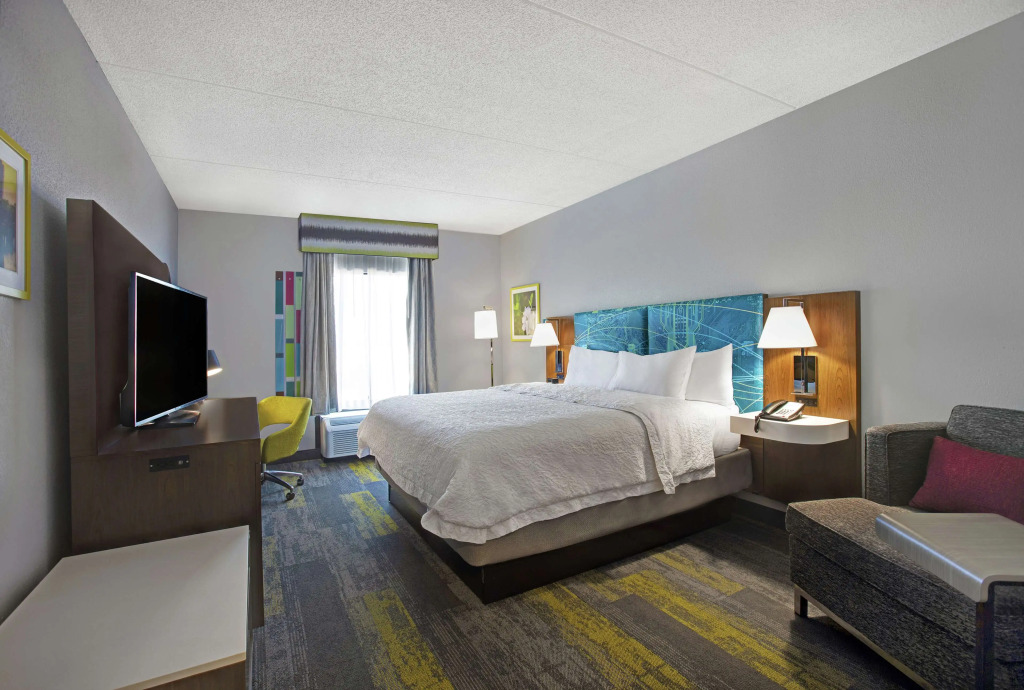 Hampton Inn & Suites Augusta West