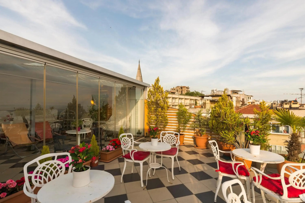 Istanbul Amedros Home