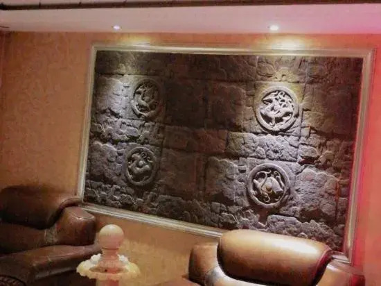 Xiaohonglou Hotel, Luohe