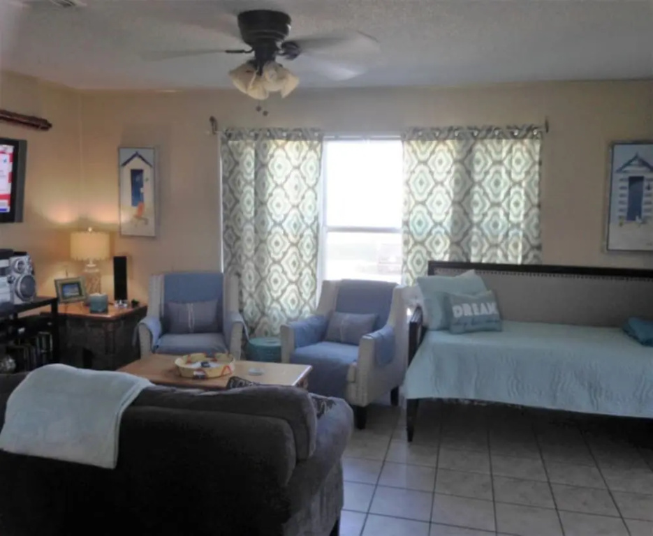 2nd Row-beachside, Sleeps 12, 4 Bedrooms, Gulf Views, Wifi, 3 Tvs, Dogs Allowed