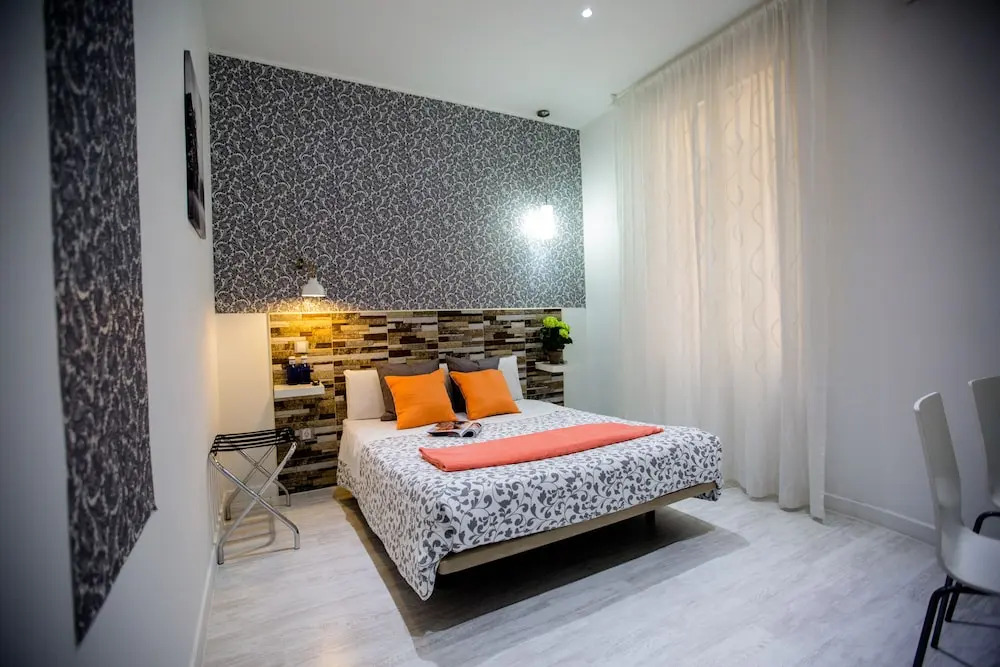 Hostal Adis
