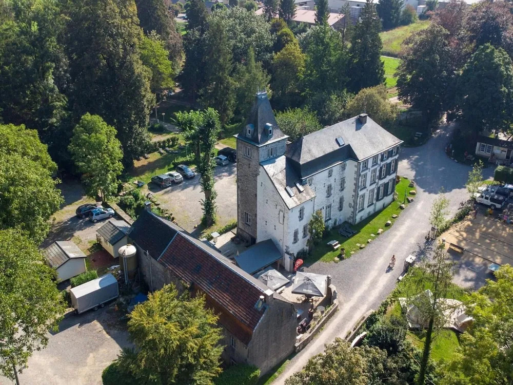 Cozy Apartment in a 16th Century Castle