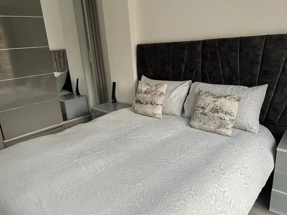 Private 1 Bedroom Apartment - Edinburgh - Sleeps 2