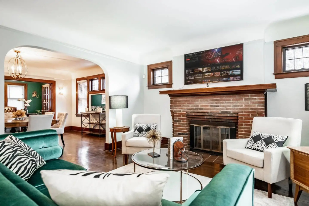Glamorous Green Beauty in the Heart of University District 15min to Downtown