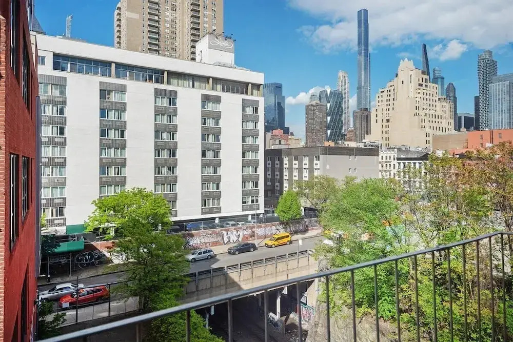 48 Midtown West Apt