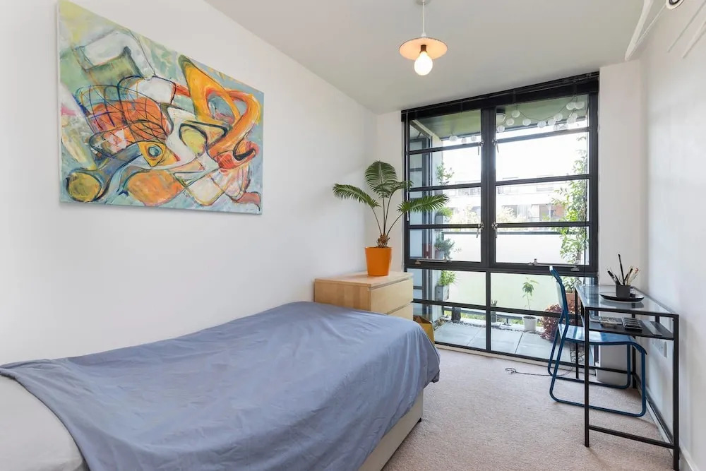 Stylish 2bed 2bath w/ Tasteful Decor & Canal Views