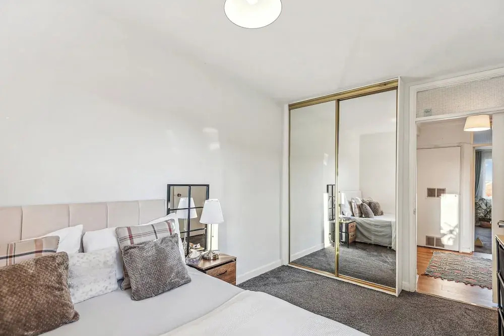 Spacious2br-balcony-parking-25mincentrallondon