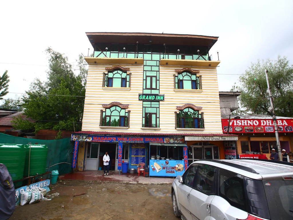 OYO 37706 Hotel Grand Inn