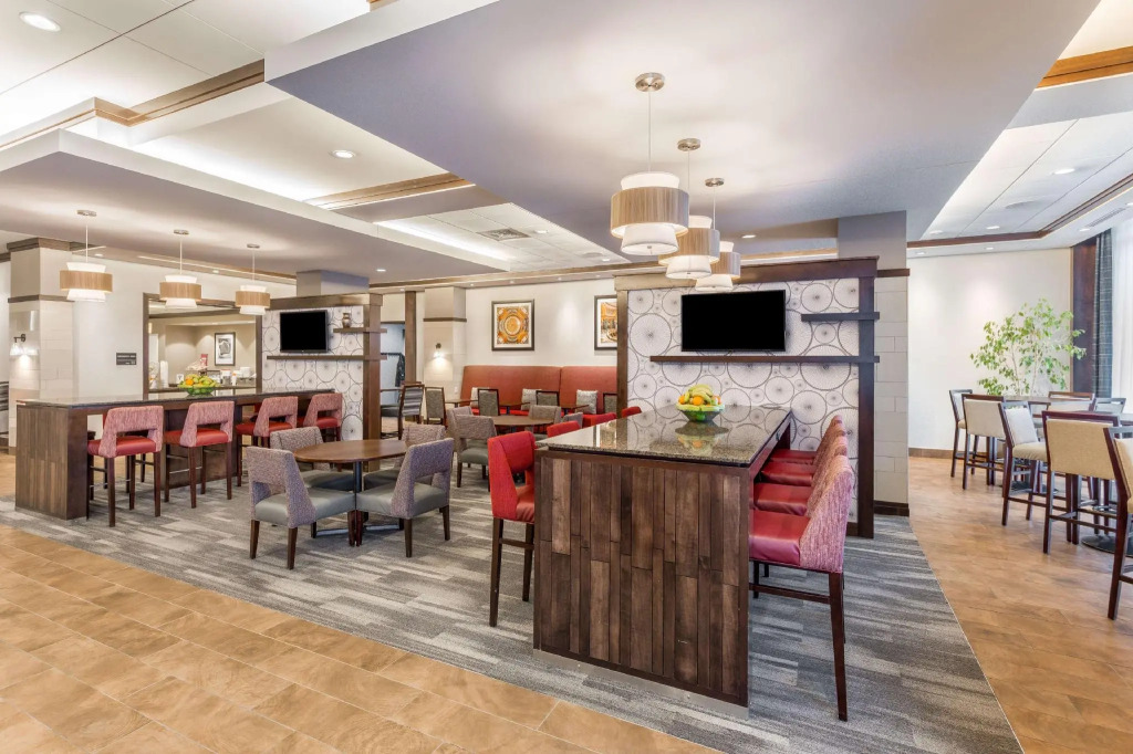 Hampton Inn & Suites Madison Downtown