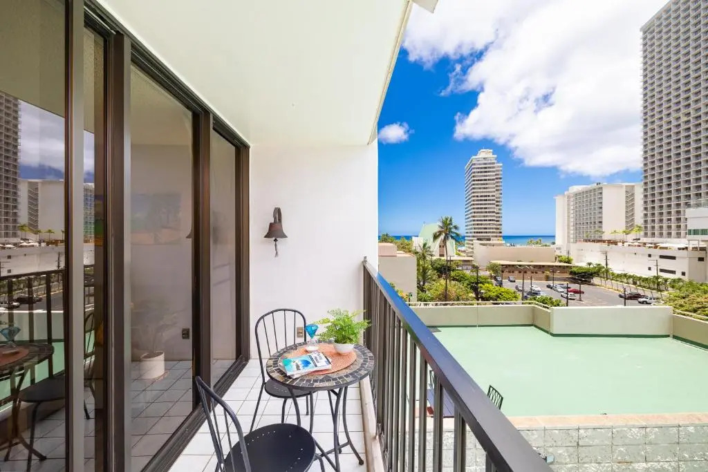 Beautiful 7th Floor with Partial Ocean Views | 1 Block to Beach | Free Parking & WIFI