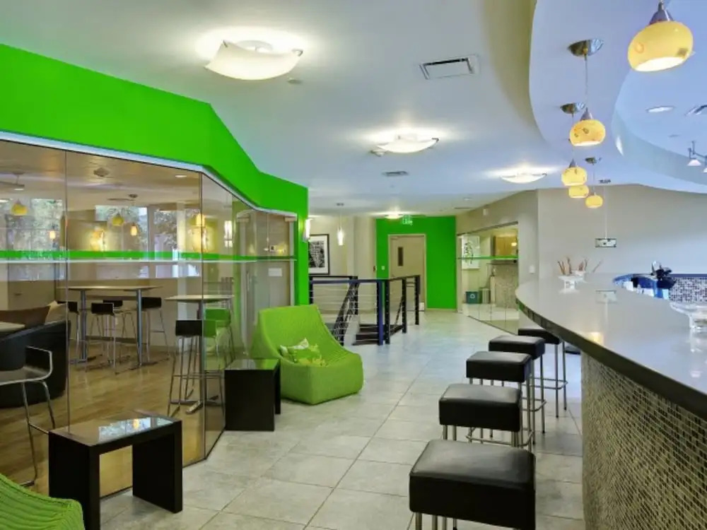 Global Luxury Suites at Broad Street
