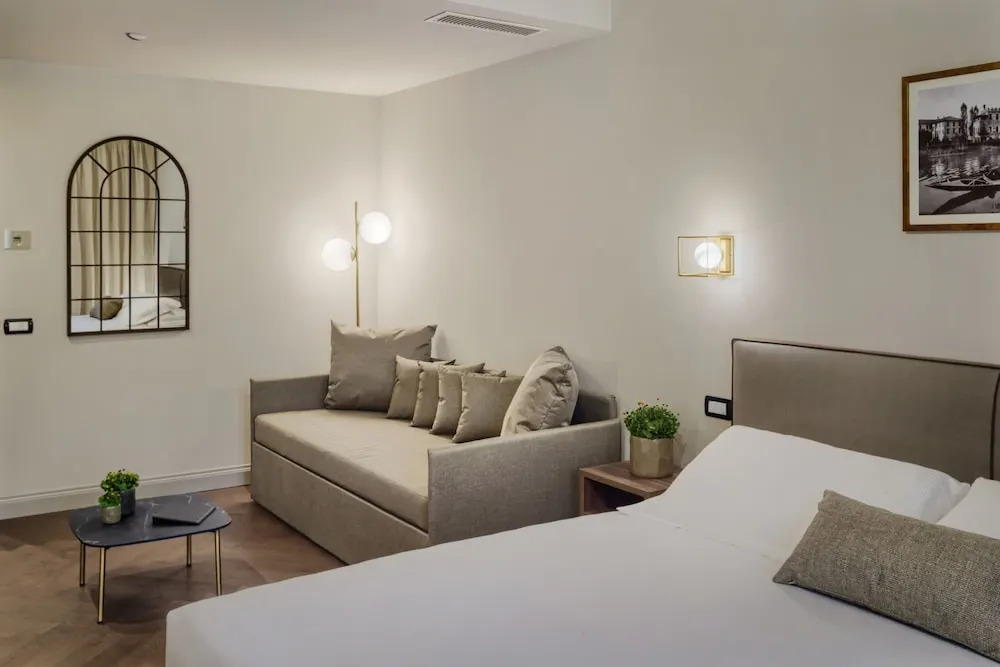Porta Altinia Suites