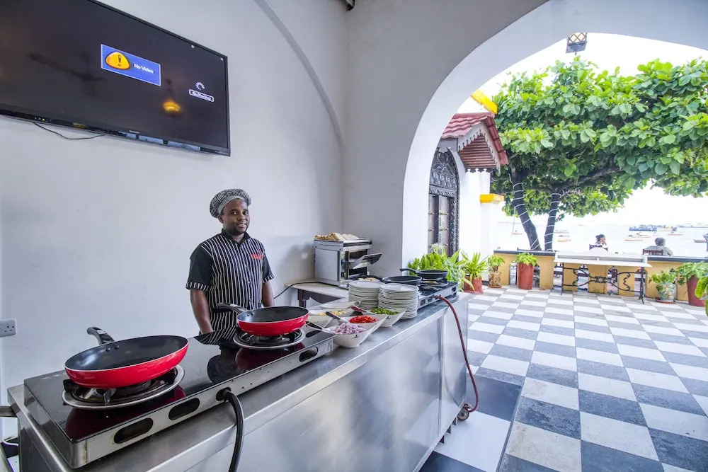 Tembo House Hotel