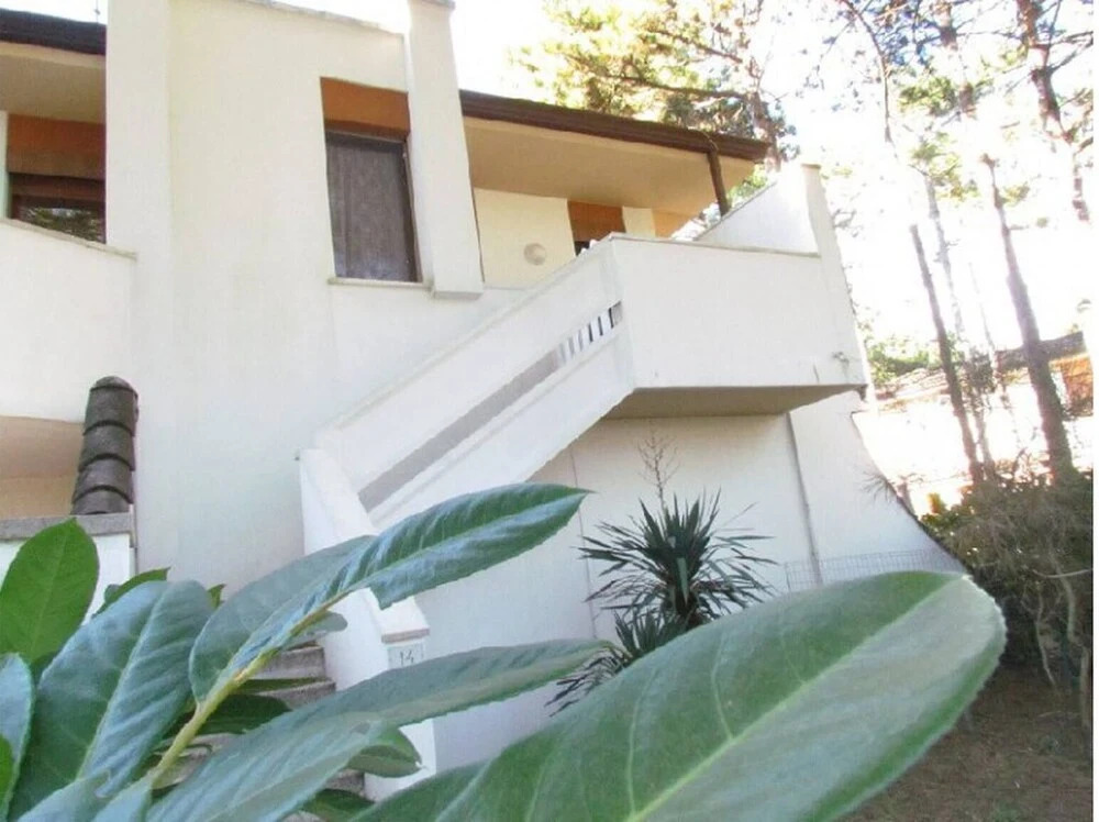 Three-room apartment in a nice villa with garden - Beach Place Included