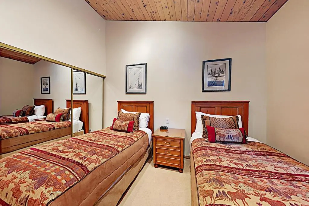 Timberline Condominiums 2 Bedroom Loft 3 Bath Deluxe Unit B3H