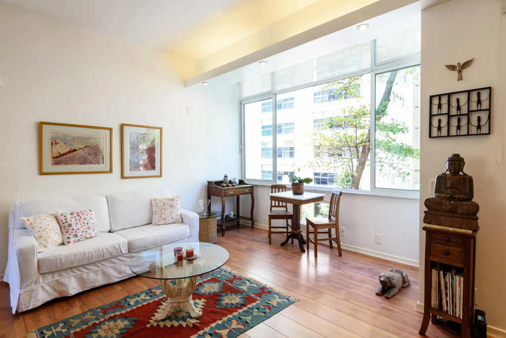 50m from Leblon Beach sleeps 6 | GU301 Z1