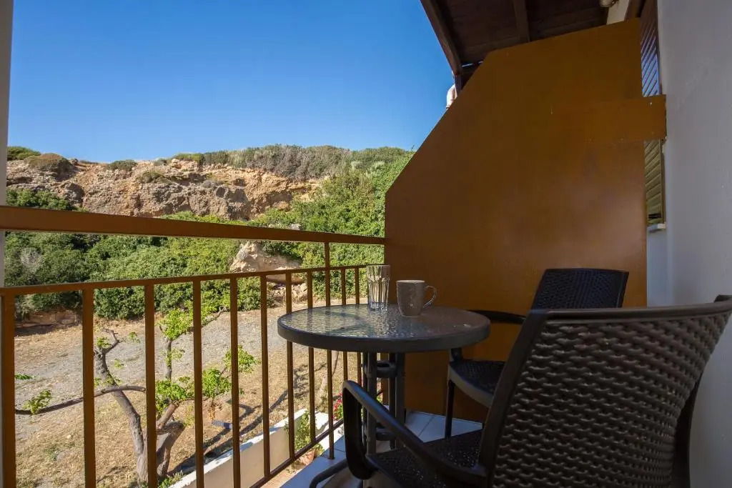 En Plo Beachfront Rooms