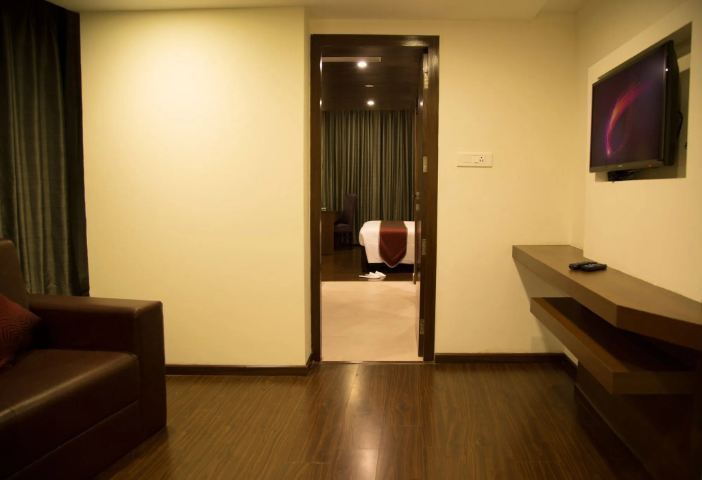 V7 Hotel