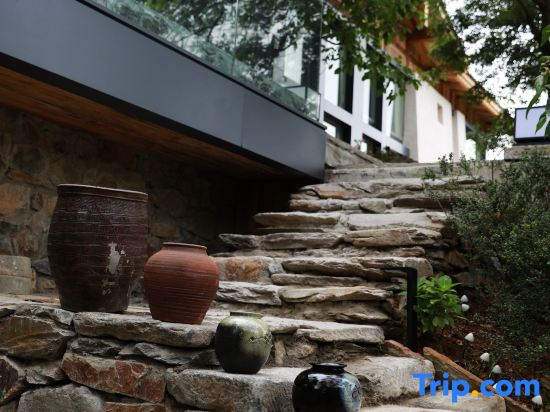 Wudangshan Fudi Ju 33 High Mountain Boutique Stay