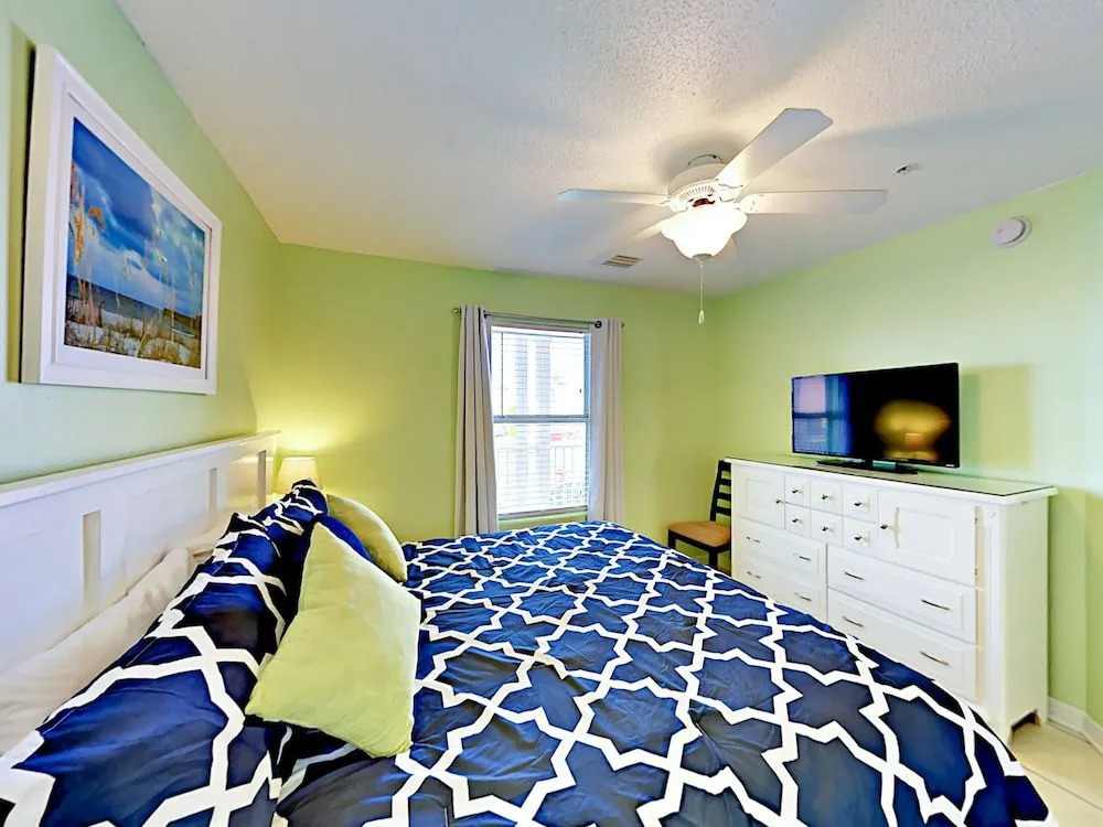 Grand Beach Condominiums #109 - 1 Br condo by RedAwning