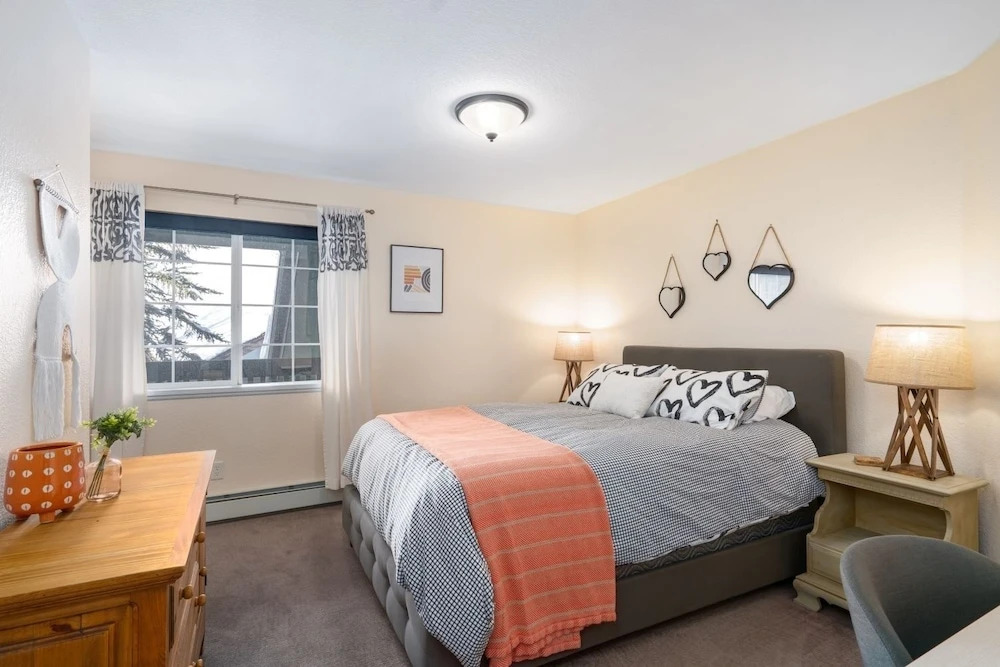 Quail Run 5 3 Bedroom Condo by RedAwning