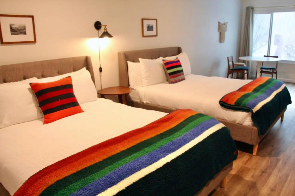 Sierra Blue Hotel & Swim Club