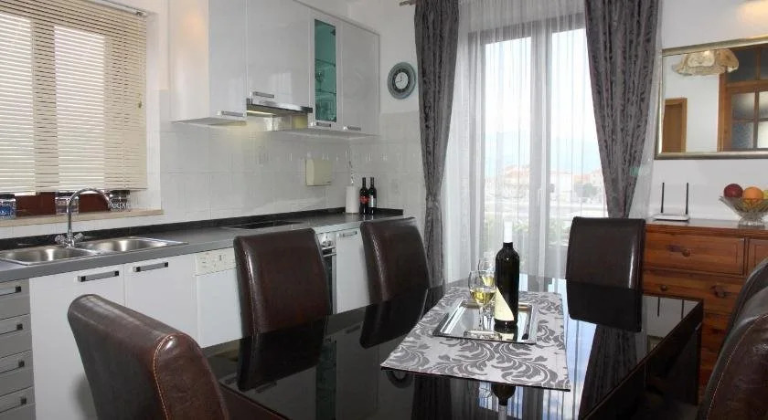 Apartments Romana