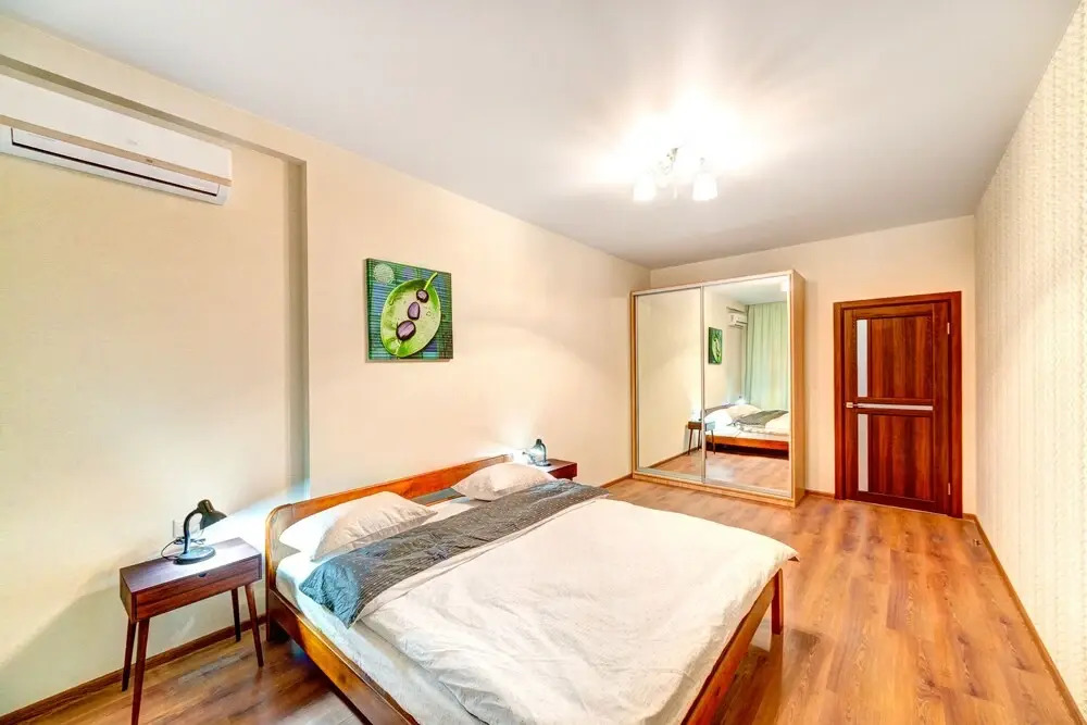 Apartment Predslavinskaya 57-84