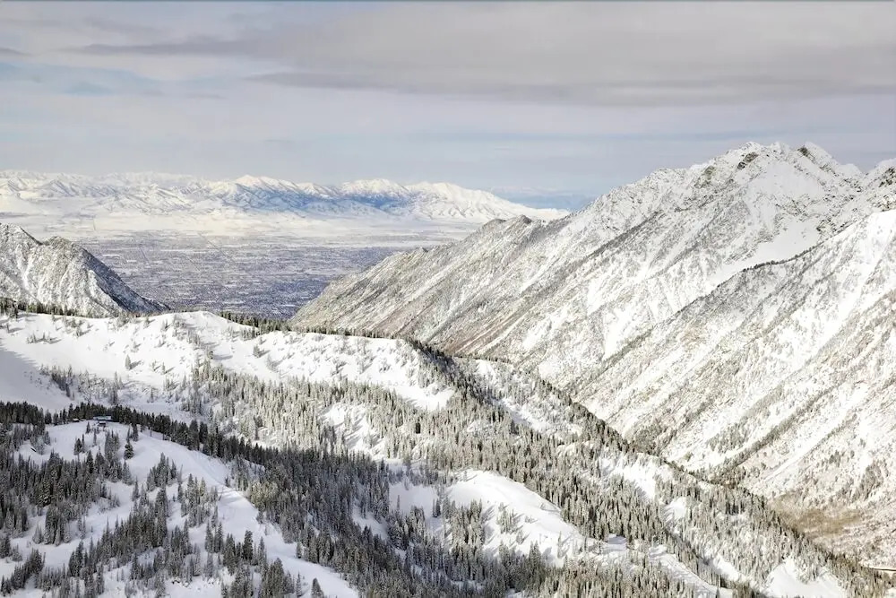 Ski-in/ski-out W/ Pool & Hot Tub 2 Bedroom Condo