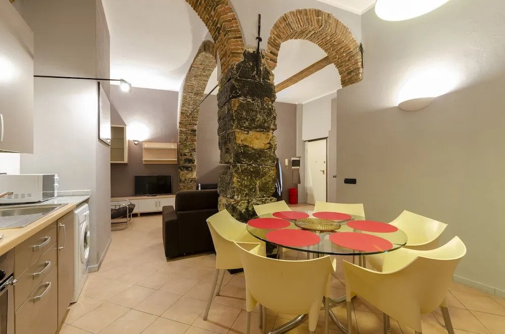JOIVY Warm Family Flat For 9, Near Porto Antico