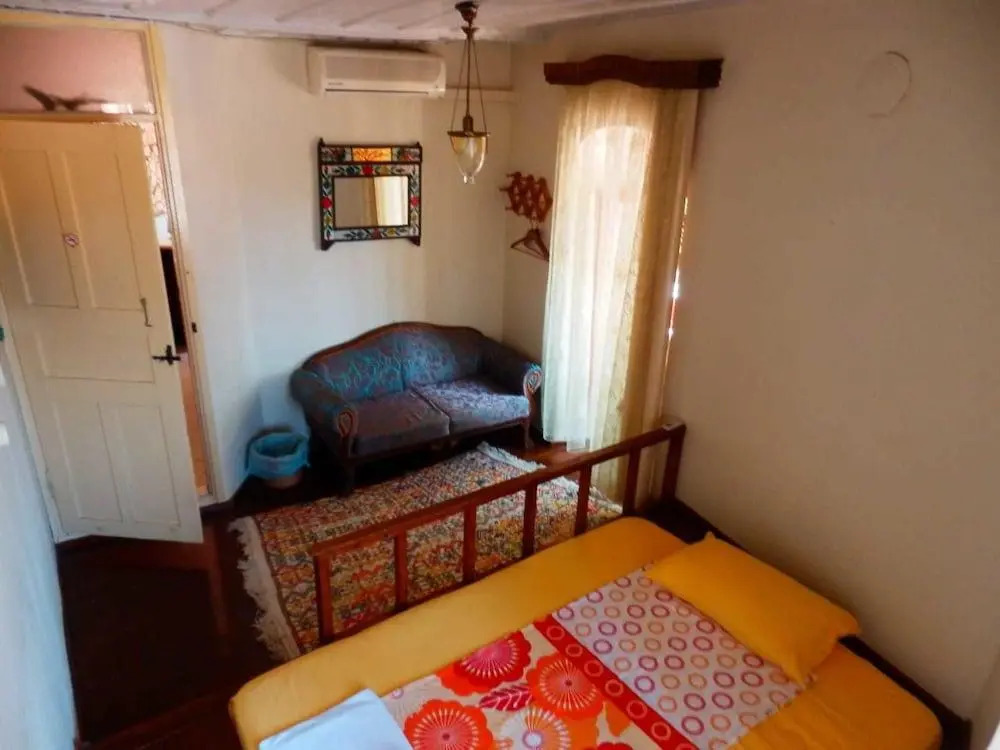 Taksiyarhis Pension
