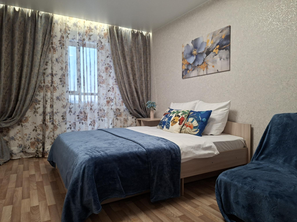 Уютная квартира в тихом центре рядом с Ареной и Планетой спорта.