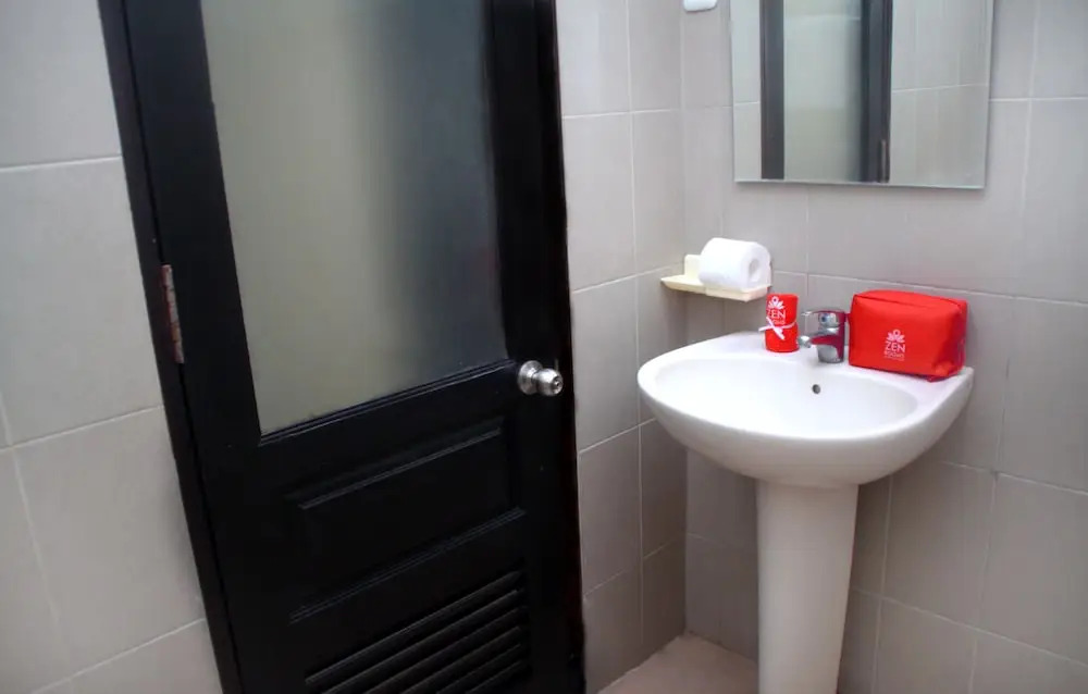 Zen Rooms Basic Gubeng Kertajaya