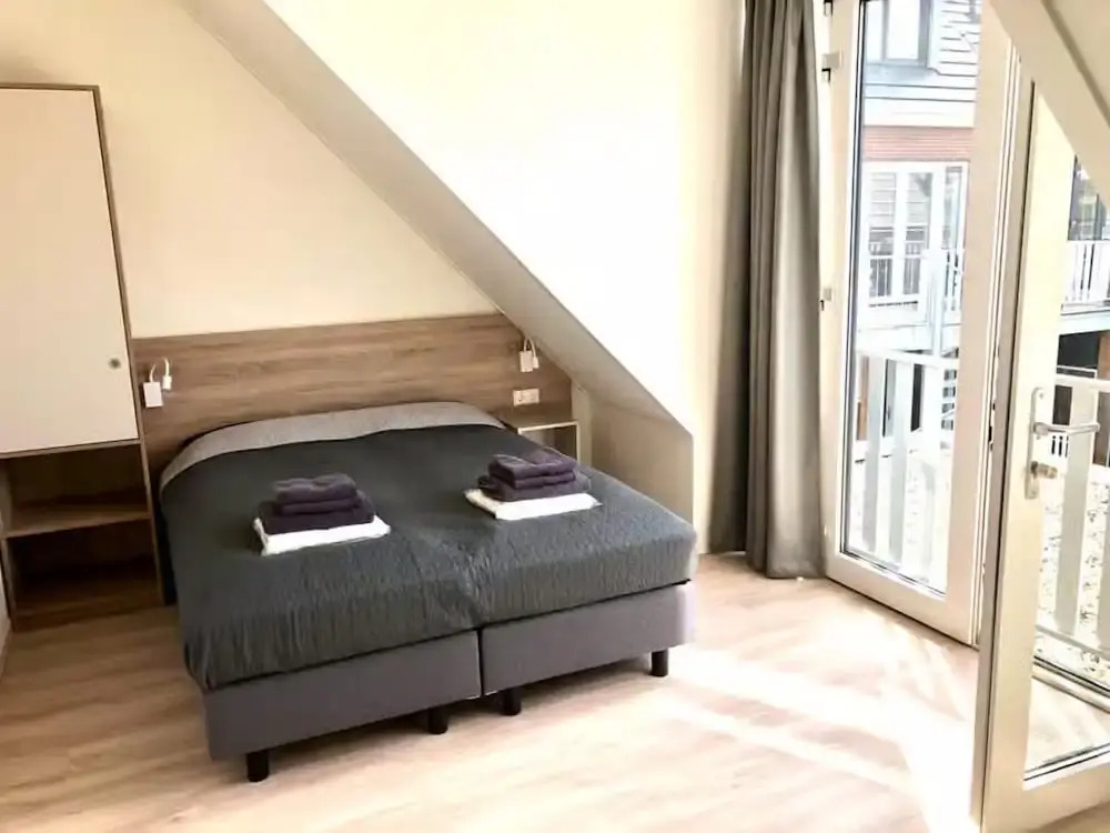 Beautiful Lodge for 5-person Near the Beach