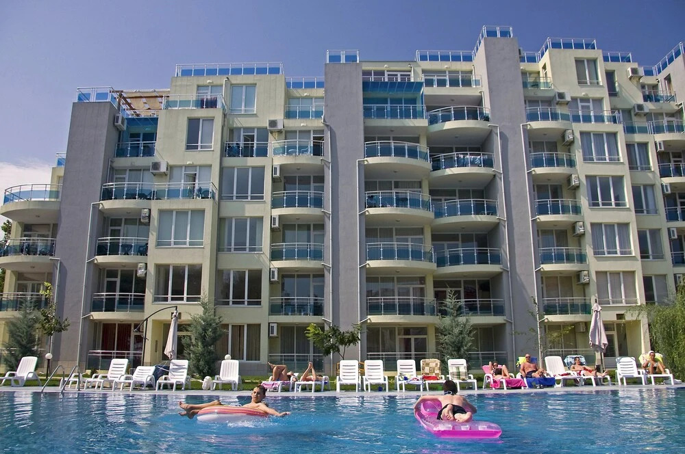 Oasis Suites Apartments and Studios