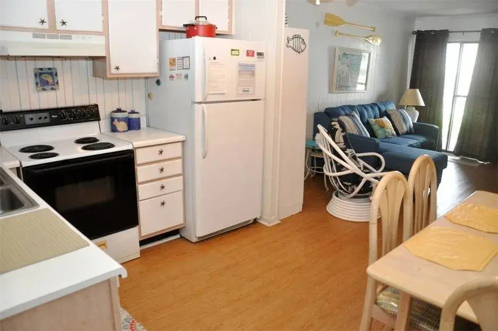 A Place at the Beach 1B - 2 Br condo by RedAwning