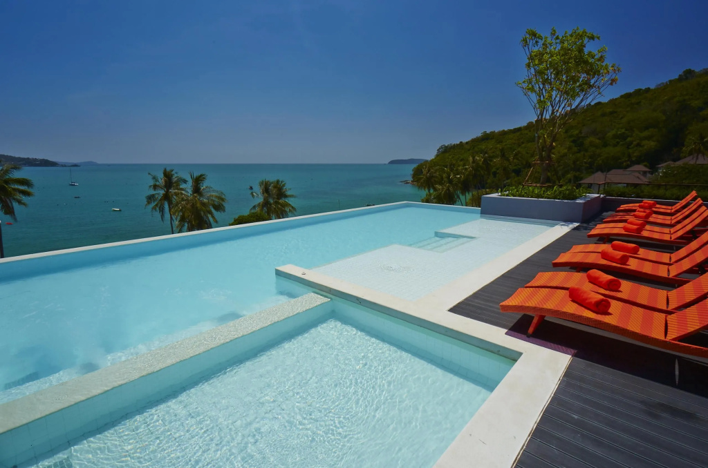 Bandara Beach Resort, Phuket